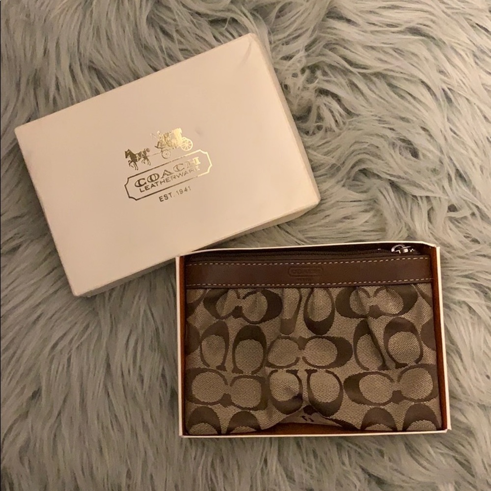 Authentic Coach classic brown wristlet